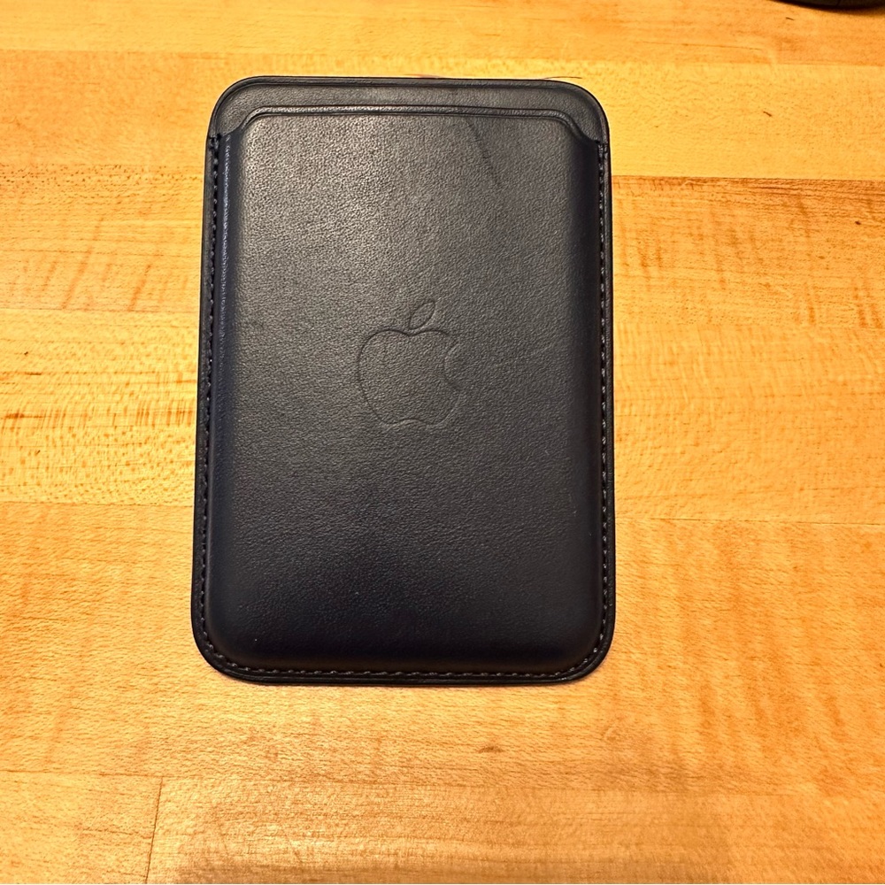 Apple Brand iPhone Leather Wallet w/MagSafe - Ink